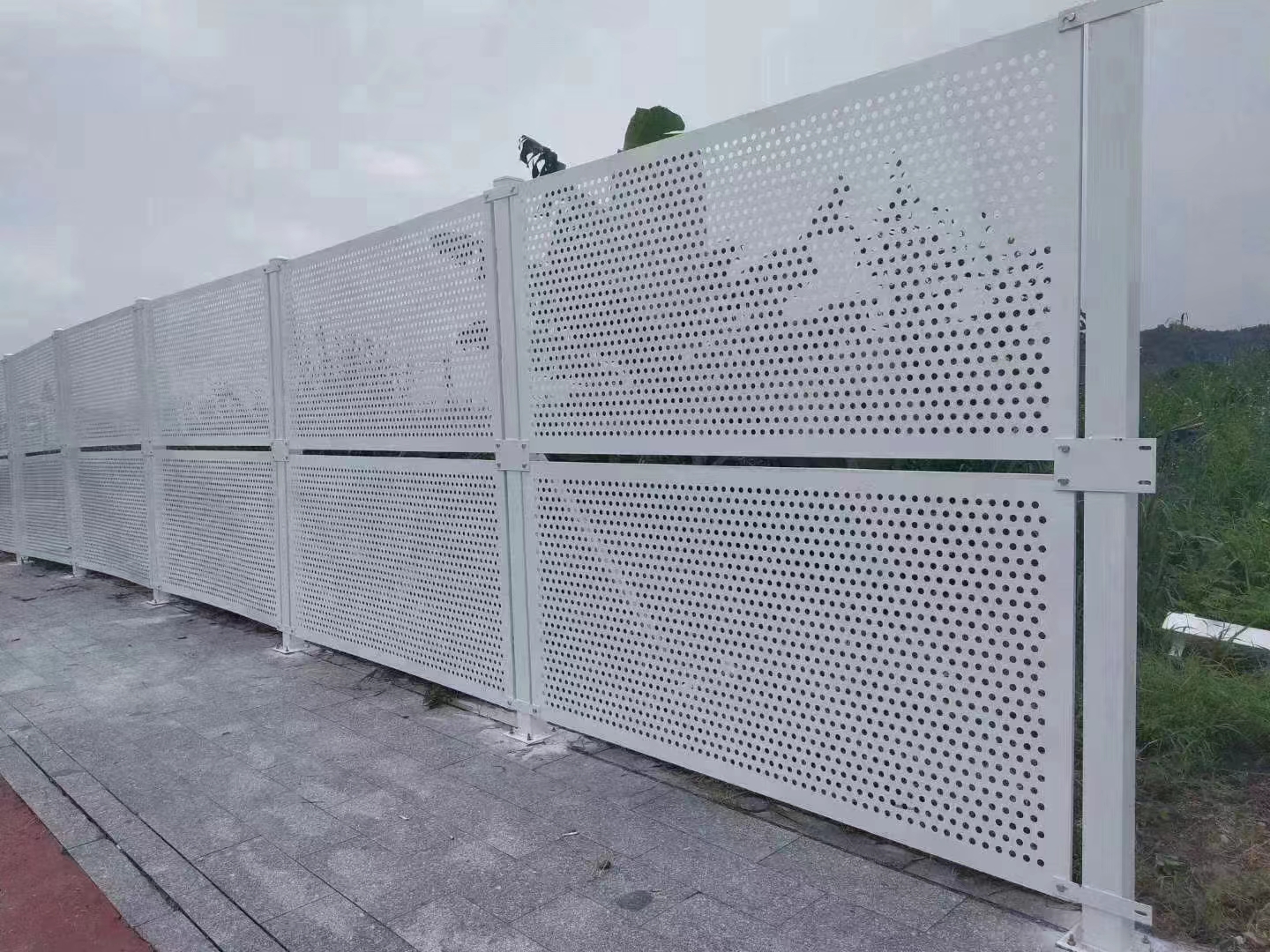 臨時施工圍擋措施有哪些？旭東鋼構(gòu)廠家