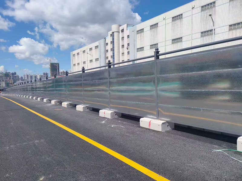 6公里圍擋現(xiàn)場(chǎng)投入使用！施工方認(rèn)可：買(mǎi)圍擋找旭東，真靠譜